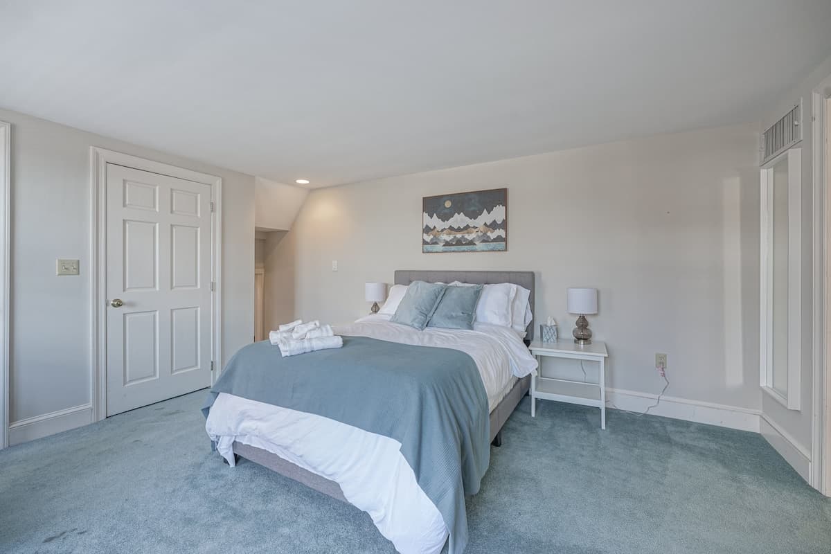 Family Bedroom 2 — Queen bed, fourth floor
